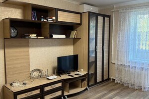 В Аренду предлагается просторная 1-комнатная квартира. 2 этаж.