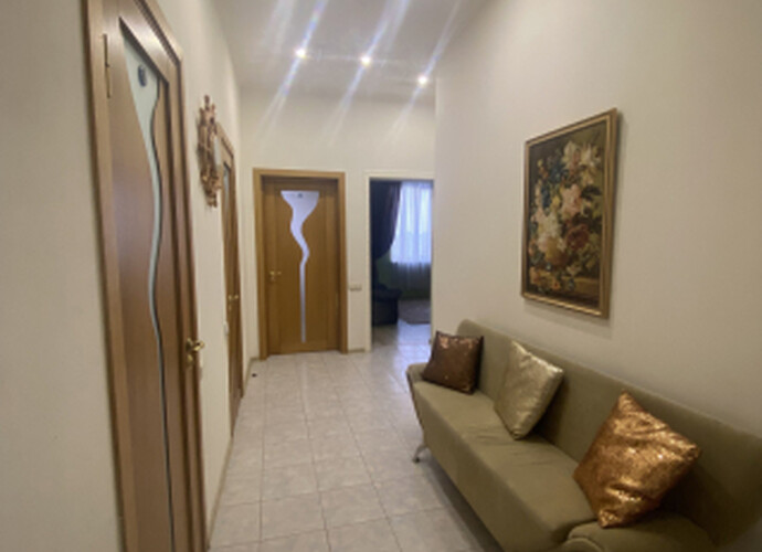 Продается трехкомнатная квартира в Центральном районе