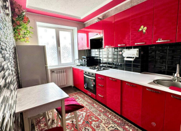 Продается просторная 3-х комнатная квартира. 