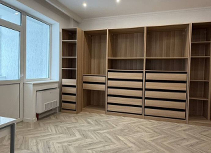 Продается четырехкомнатная квартира в Центральном районе