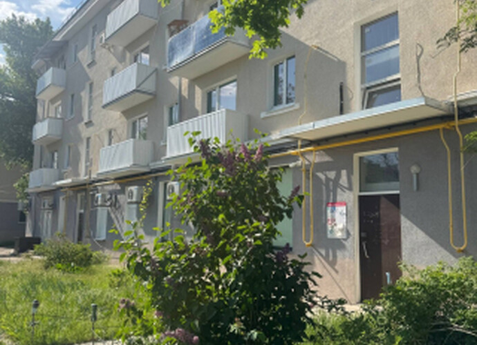 Продается трехкомнатная квартира в Левобережном районе
