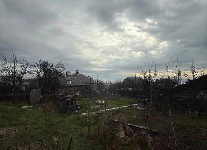 Продается участок в спальном районе Мариуполя рядом с морем