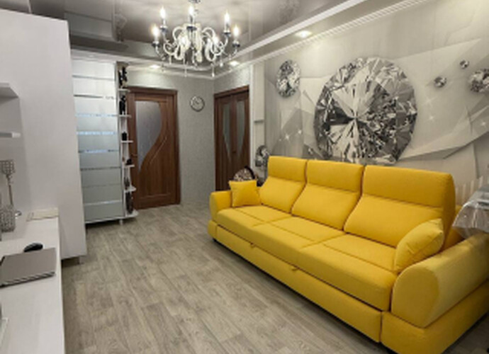 Продается трехкомнатная квартира в Левобережном районе