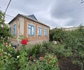 Продаётся уютный кирпичный дом в самом центре посёлка Володарское, в 20 км от Мариуполя