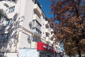 Продается уютная трёхкомнатная квартира по ул. Металлургов возле центрального рынка