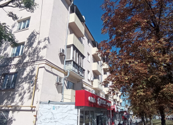 Продается уютная трёхкомнатная квартира по ул. Металлургов возле центрального рынка