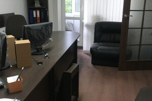 Продается трехкомнатная квартира в Ильичевском районе