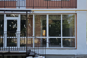 Продается коммерческое помещение свободного назначения в центре