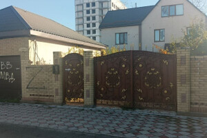 Продается двухэтажный дом в Левобережном районе