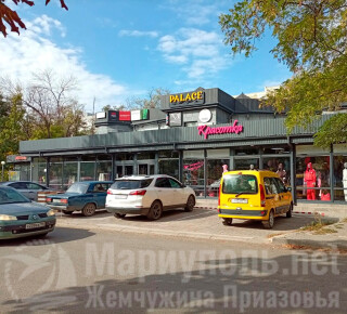 Торгово-офисный центр PALACE на пр. Строителей