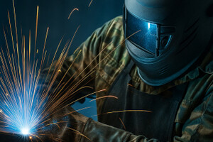 Требуется Электрогазосварщик, занятый на резке и ручной сварке