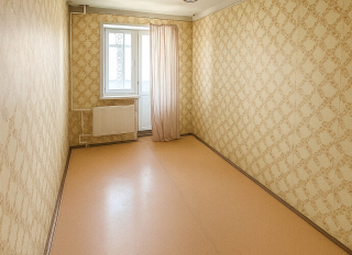 Продается трехкомнатная квартира в Ильичевском районе Мариуполя