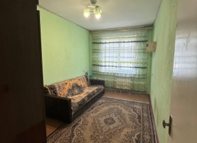 Продается двухкомнатная квартира в спальном микрорайоне Левого берега