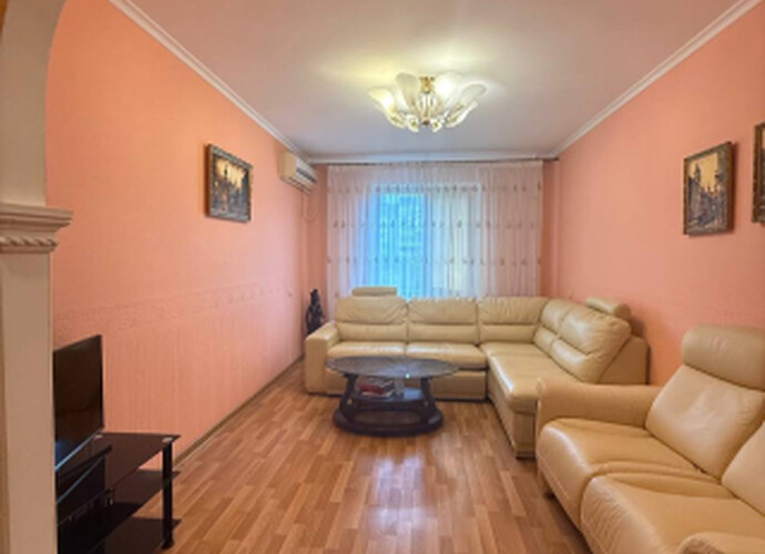 Продается роскошная трехкомнатная квартира на Левом берегу