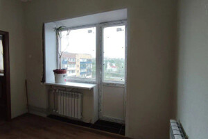 Продаётся трёхкомнатная квартира