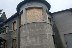 Продается 2-х этажное отдельно стоящее помещение