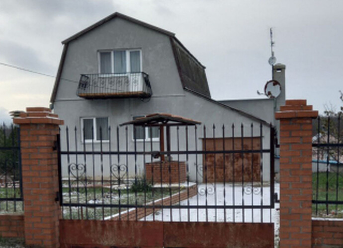 Продается трехэтажный загородный жилой дом с баней на дровах