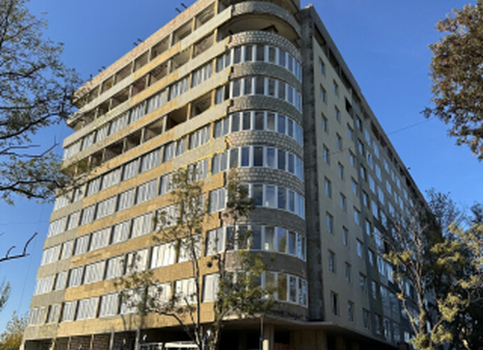 Продается просторная 3-комнатная квартира в центральной части города