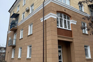 Продается трехкомнатная квартира в Центральном районе