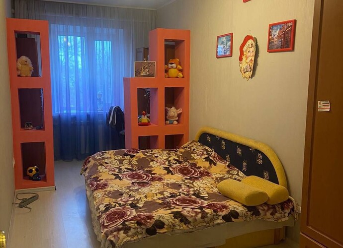 Продается трёхкомнатная квартира