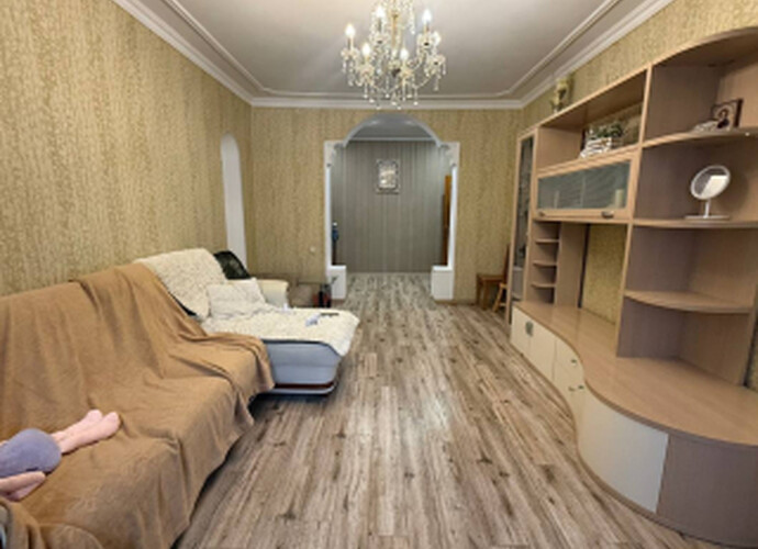 В продажу предлагается трёхкомнатная крупногабаритная квартира 