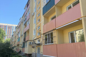 Продается 3-комнатная квартира в Приморском районе 