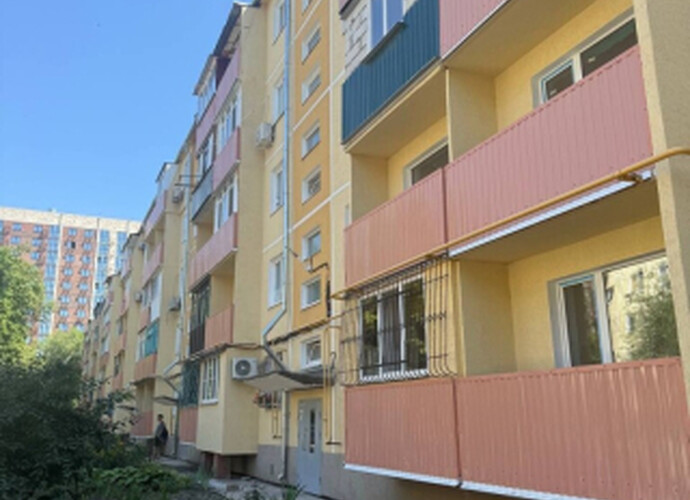 Продается 3-комнатная квартира в Приморском районе 