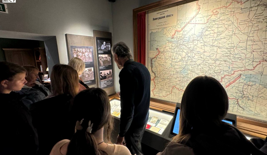 Первокурсники-архитекторы «ИСА и ЖКХ» посетили недавно открывшийся Мемориальный дом-музей Жданова в Мариуполе