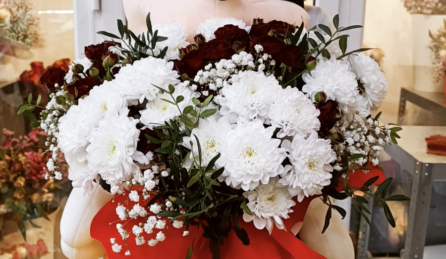 Открыт отдел букетов, шаров, сувениров 