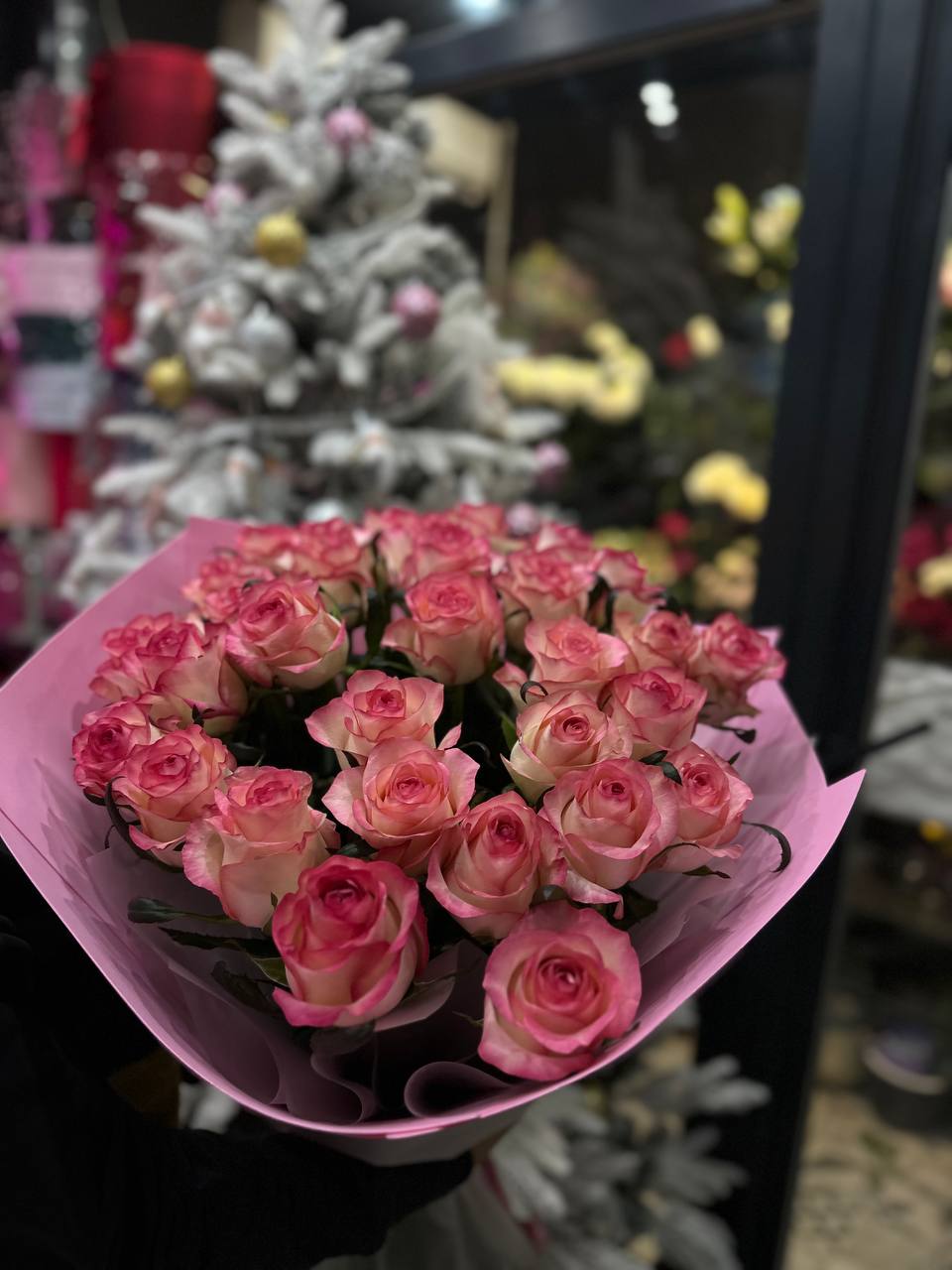 Доставка цветов по городу Мариуполю - Студия цветов Flowers of Love